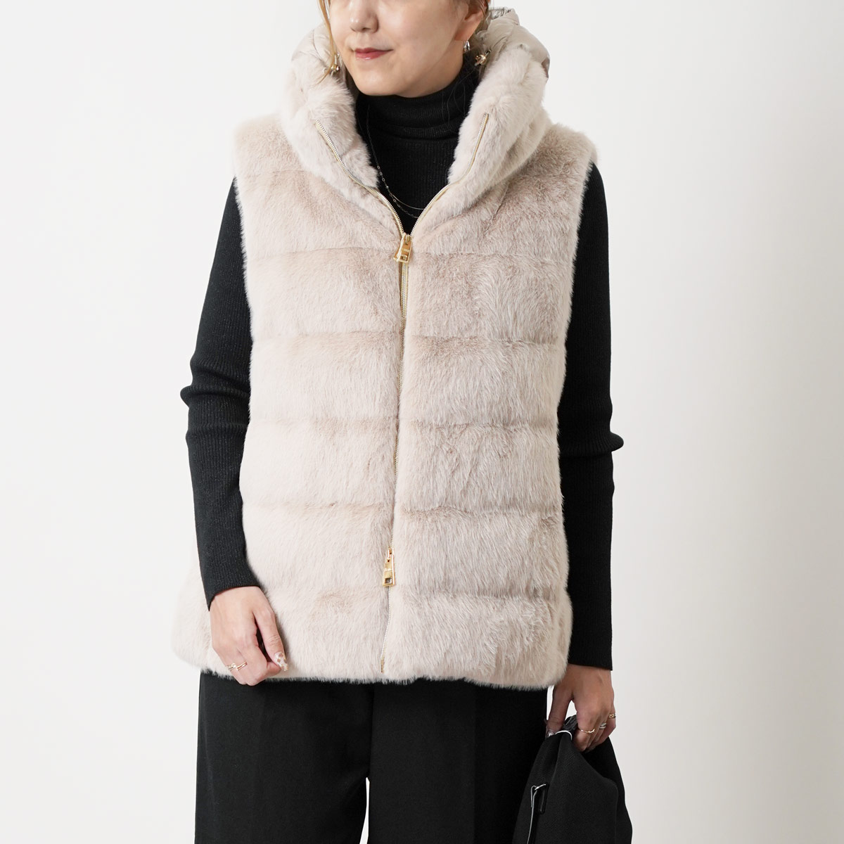 HERNO ヘルノ ダウンベスト フード ベージュ 42 楽天市場】ヘルノ