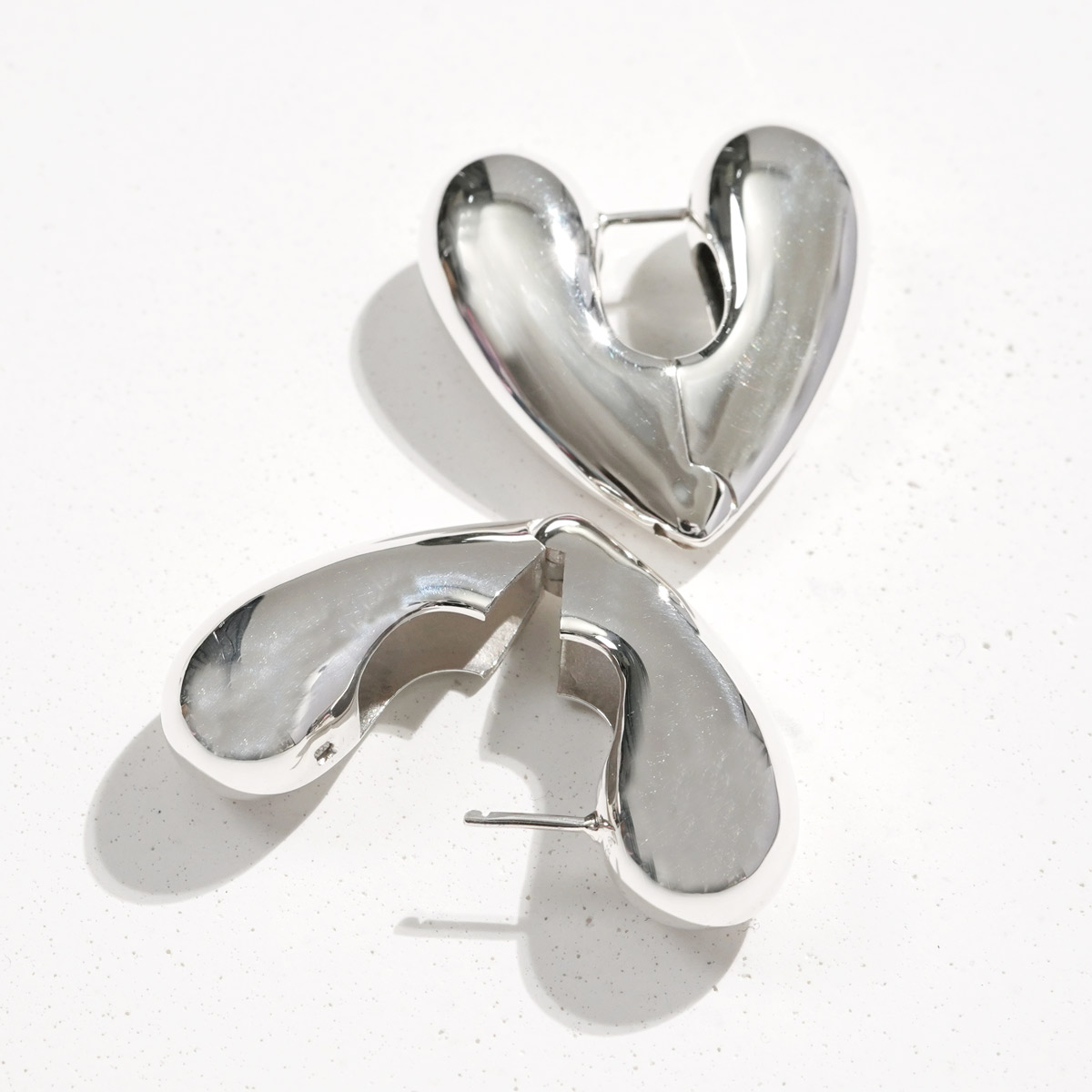 楽天市場】ANNIKA INEZ アニカイネズ ピアス 両耳 Heart Hoops Lrg