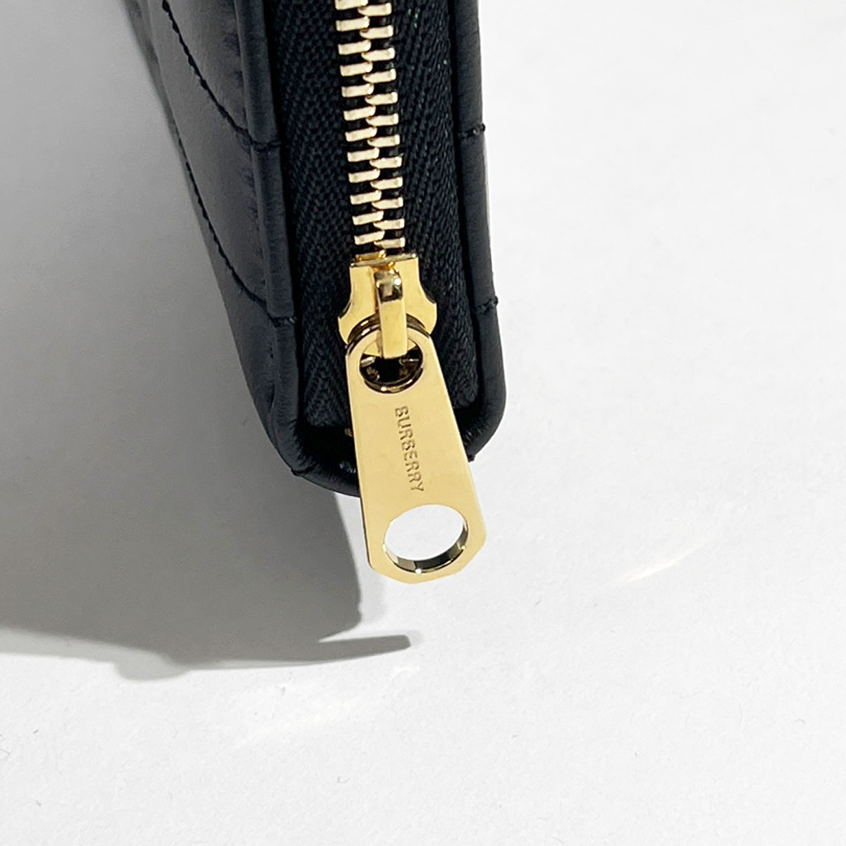 楽天市場】BURBERRY バーバリー ラウンドファスナー長財布 8062340