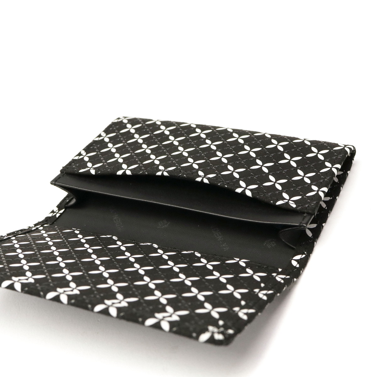 楽天市場】印傳屋 名刺入れ 印伝 印伝屋 インデンヤ INDEN-YA そよか