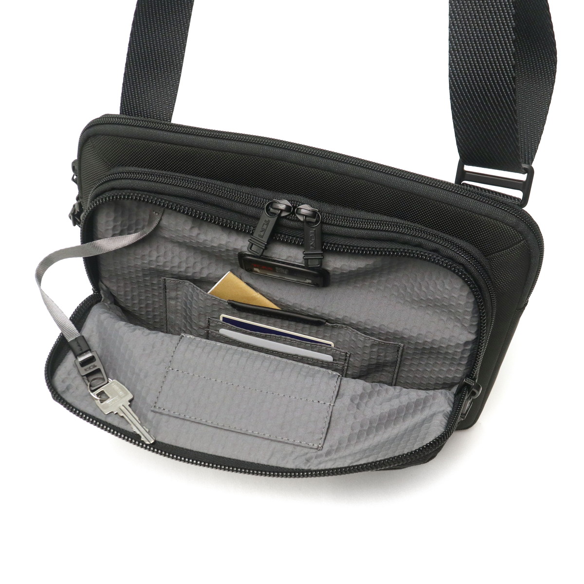 楽天市場】【正規品5年保証】 トゥミ ショルダーバッグ TUMI Alpha