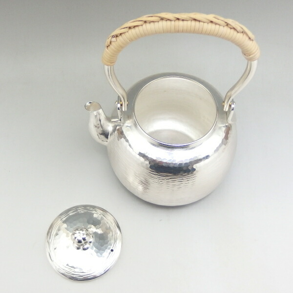 楽天市場】秀峰堂作 銀瓶 丸型五合 湯沸 銀仕上げ 茶器 : お茶茶道具十菱