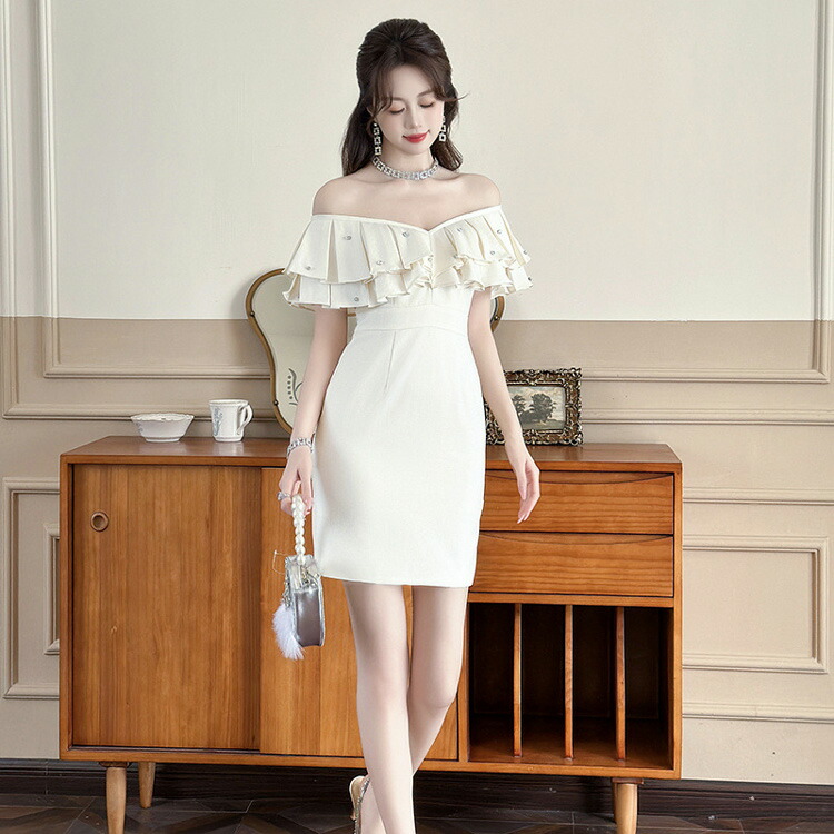 楽天市場】タイトワンピ 全2色 フリルカラー ビジュー付き オフ