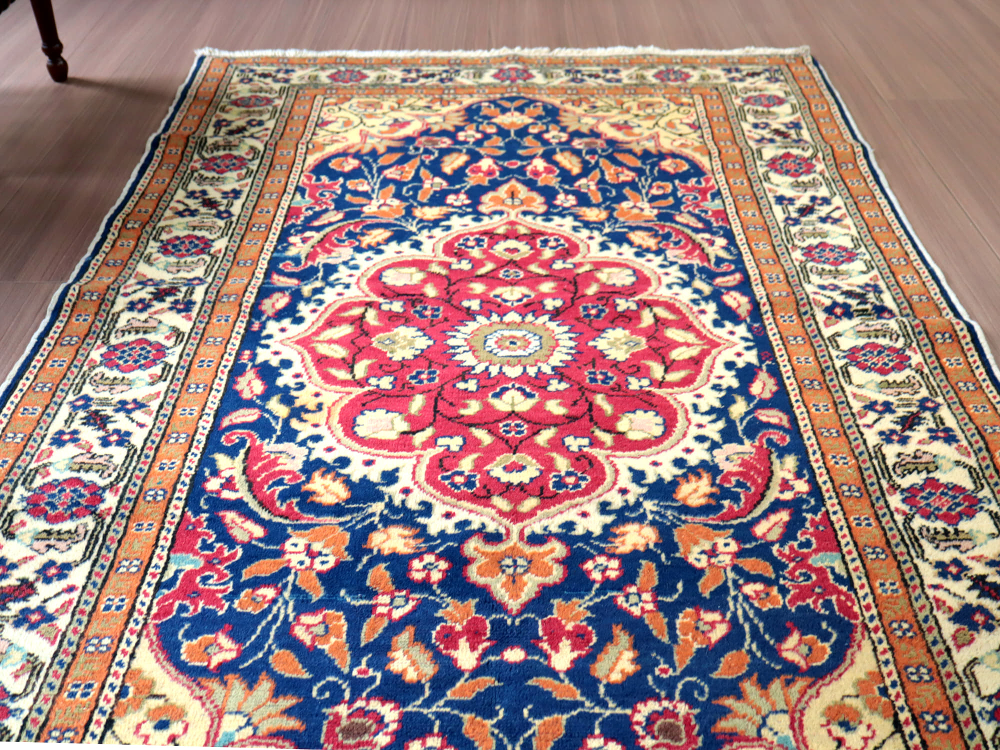 楽天市場】トルコ 手織り絨毯 189×99cmコンヤ地方のフラワーメダリオン