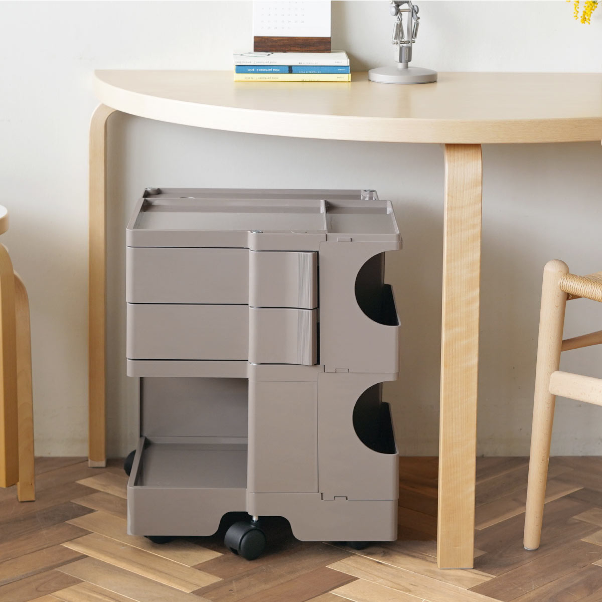 楽天市場】【3/1 価格改定】【在庫あり・正規品2年保証】全2色 ボビー