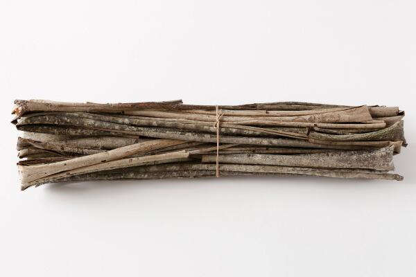 楽天市場】国産 おにぐるみ樹皮 1kg(約)長さ80〜120cm(約)幅1.5〜8cm