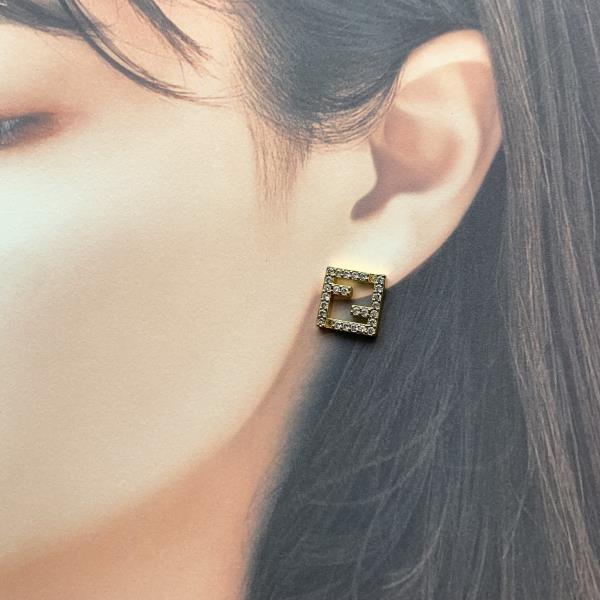 楽天市場】FENDI フェンディ ラインストーン ピアス ロゴ スタッド