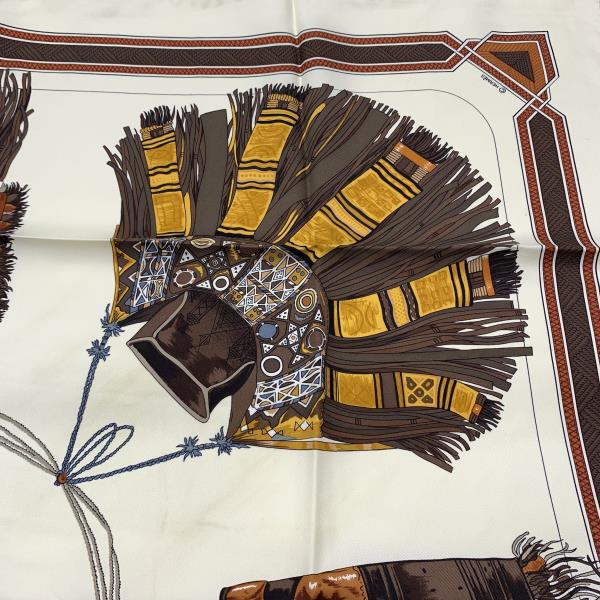 楽天市場】HERMES エルメス カレ90 Cuirs du Desert砂漠の首飾り