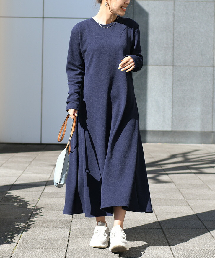 楽天市場】エンボス加工長袖マキシ丈フレアワンピース レディース