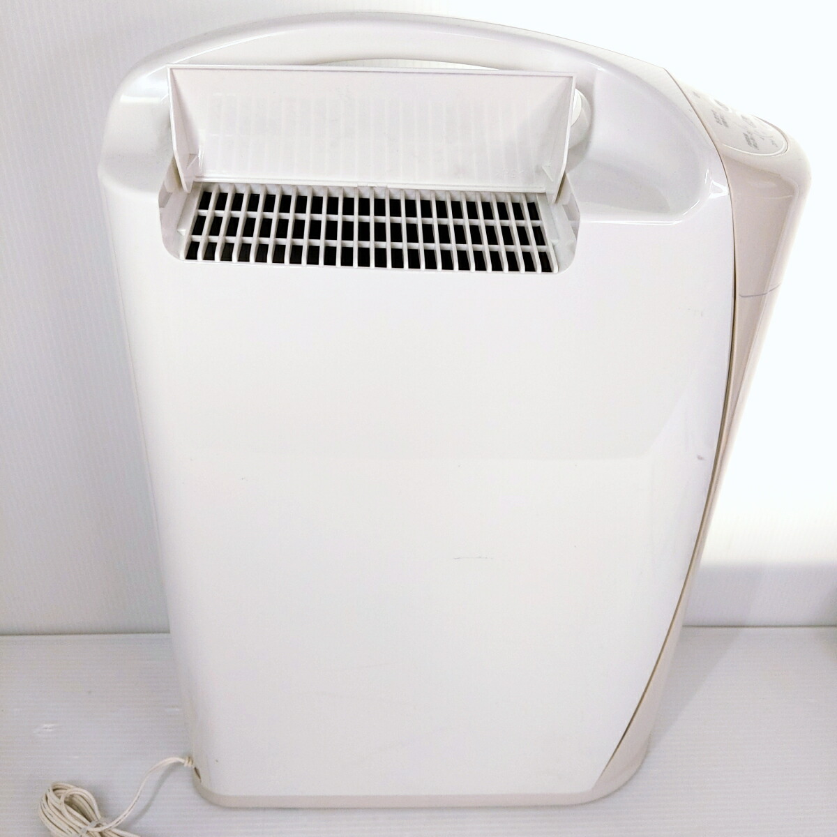 楽天市場】【中古品】コロナ 衣類乾燥除湿器 2022年製 ホワイト CD