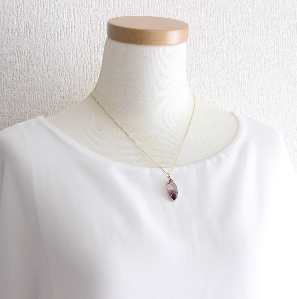 楽天市場】ゲーサイトインアメジスト ペンダントトップ K18（マーキス