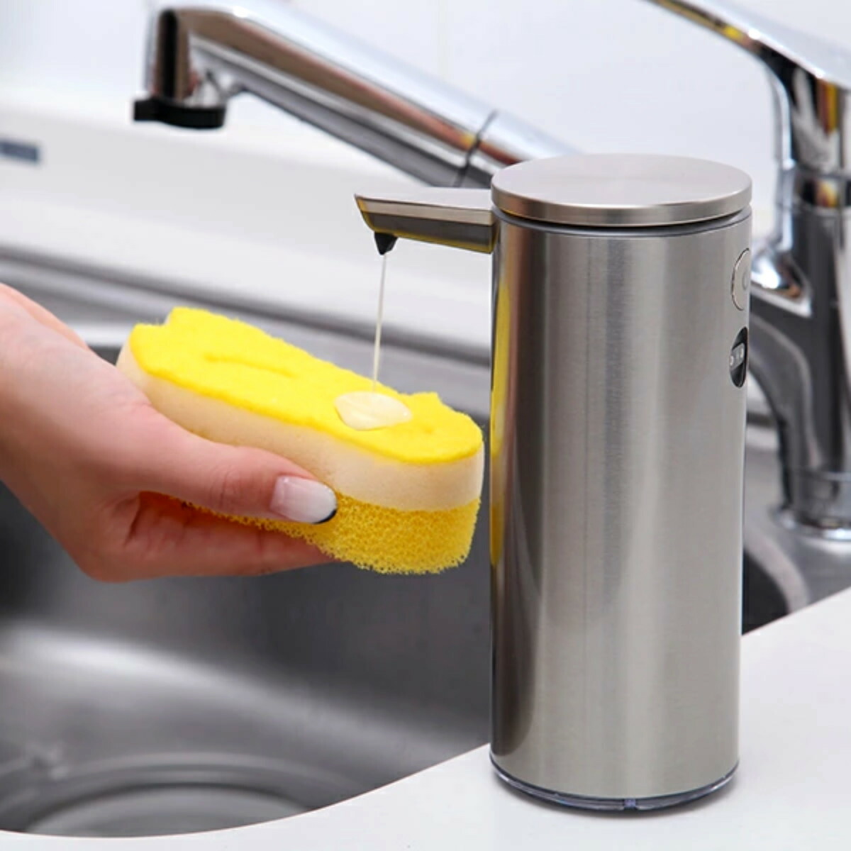 楽天市場】ディスペンサー 充電式センサーポンプ simplehuman シンプル