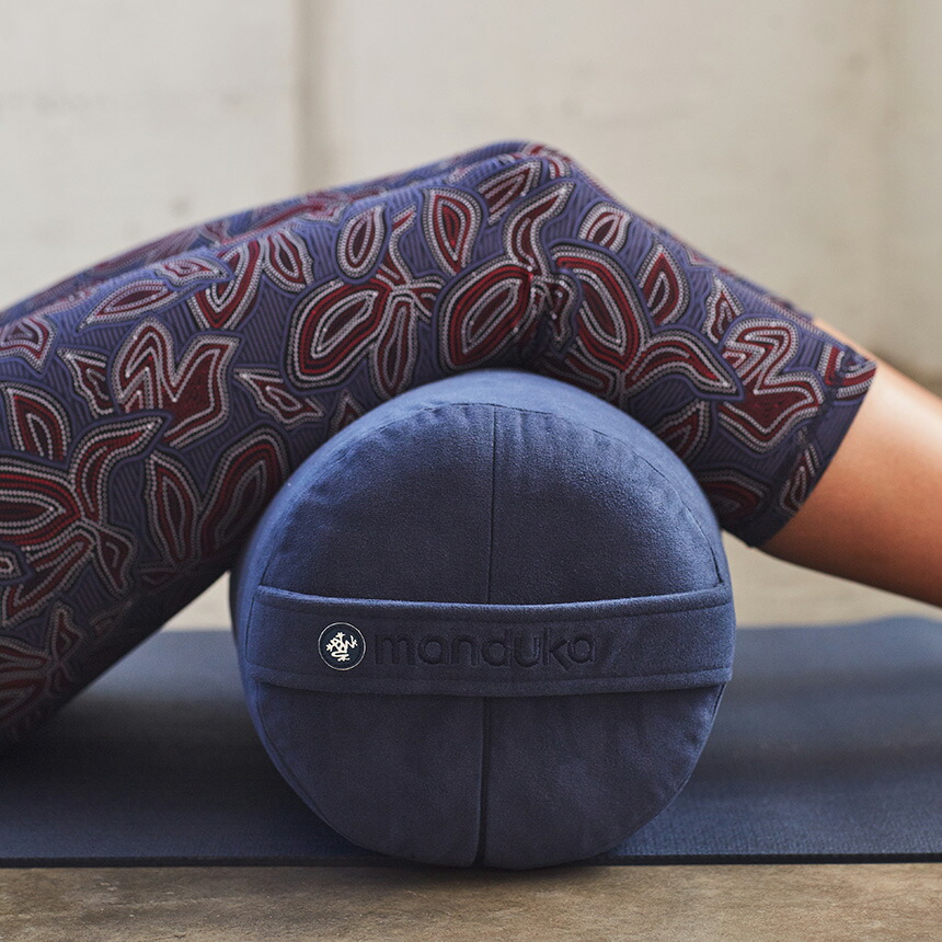 ちびた】manduka ヨガボルスター ミッドナイト ちびた】manduka ヨガ