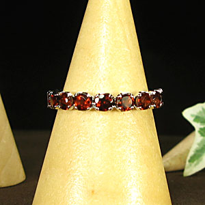 楽天市場】ハーフエタニティリング・ガーネット・リング・K10・指輪