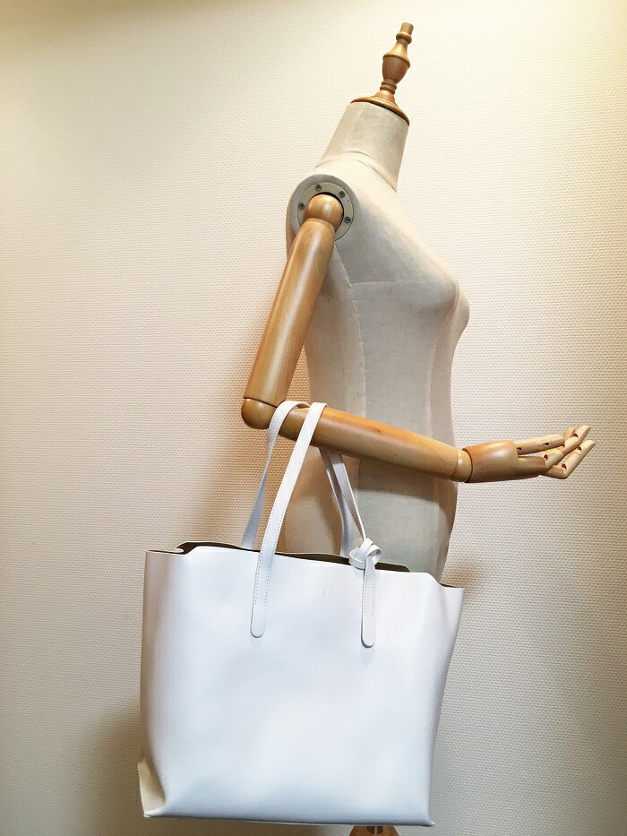 楽天市場】Furla(フルラ) サリー M レザー CHALK 白 ホワイト SALLY M
