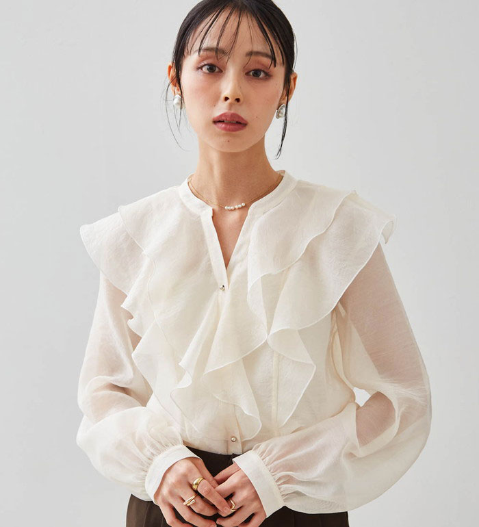 楽天市場】ラッフルフリルシアーキーネックブラウス レディース