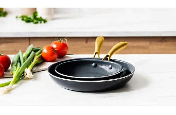 新品未使用 BRUNT TUMMY OD 蓋付きフライパン オリーブドラブ 新品未