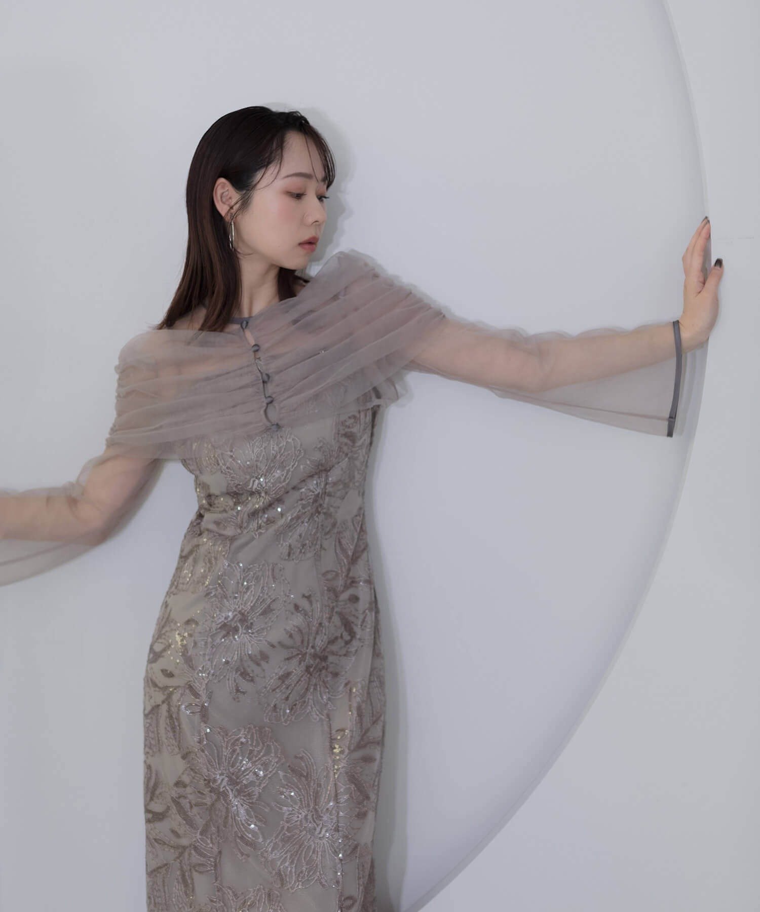 Leja｜LEJA-チュールオフショルダー花柄Iラインワンピースドレス 結婚