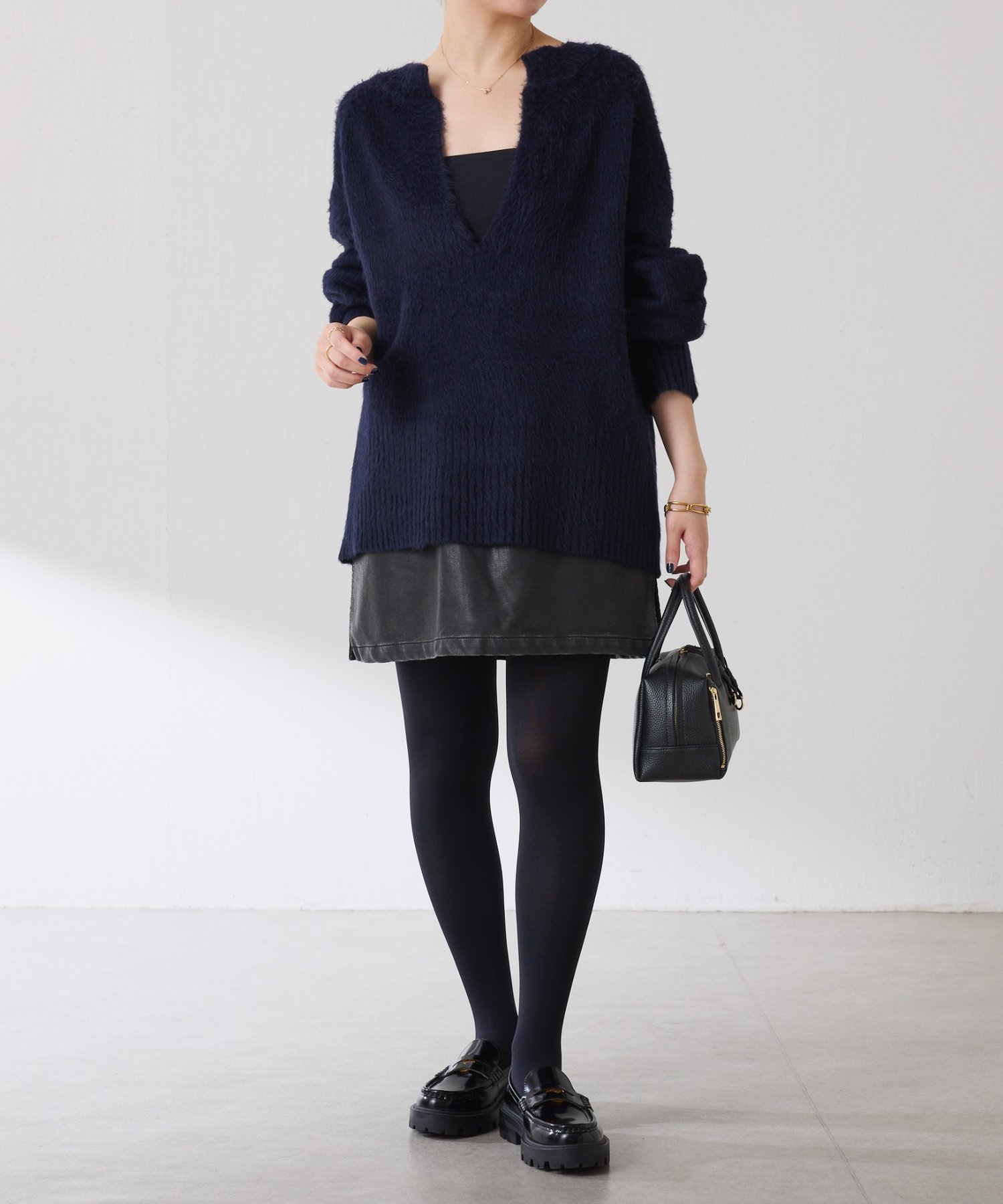 COLLAGE GALLARDAGALANTE｜エアリー深Vニット | Rakuten Fashion(楽天