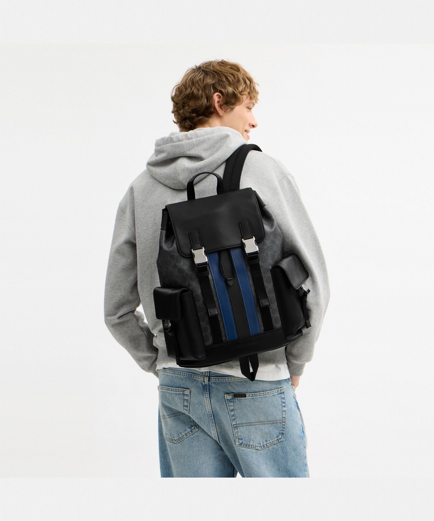 COACH OUTLET｜【公式】クラーク バックパック・シグネチャー