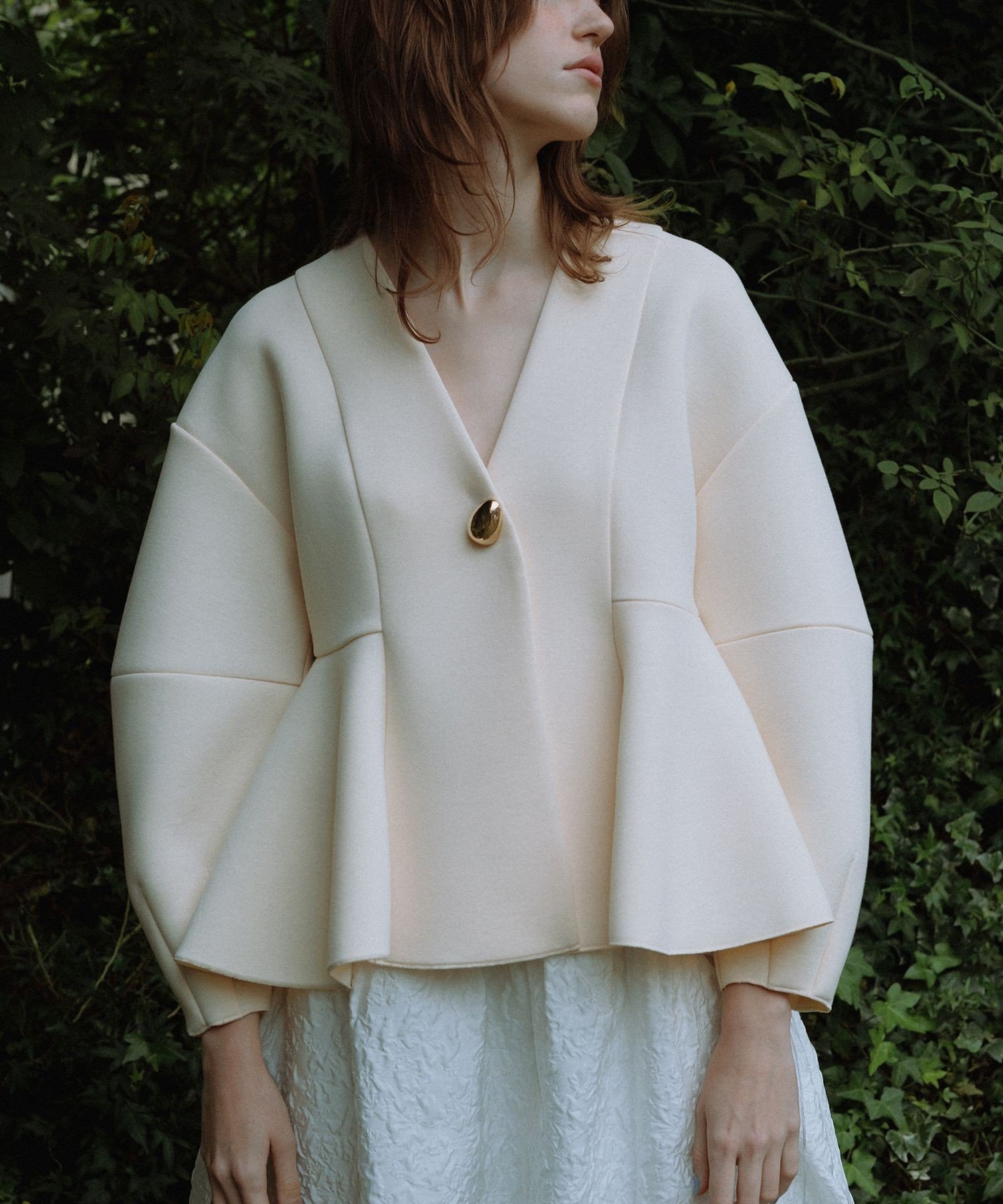 ADAM ET ROPE'｜エッグブローチ付きペプラムカーディガン | Rakuten