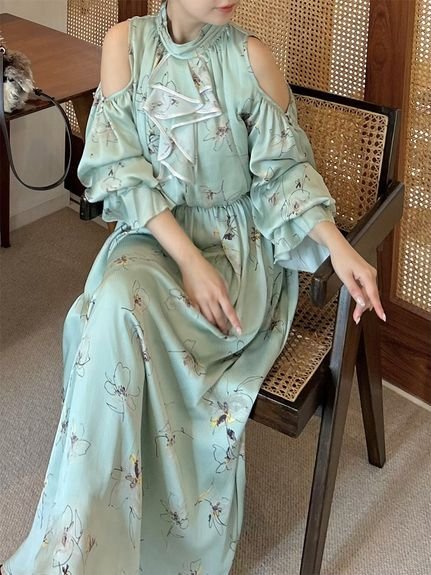 LILY BROWN｜ショルダーオープンワンピース | Rakuten Fashion(楽天