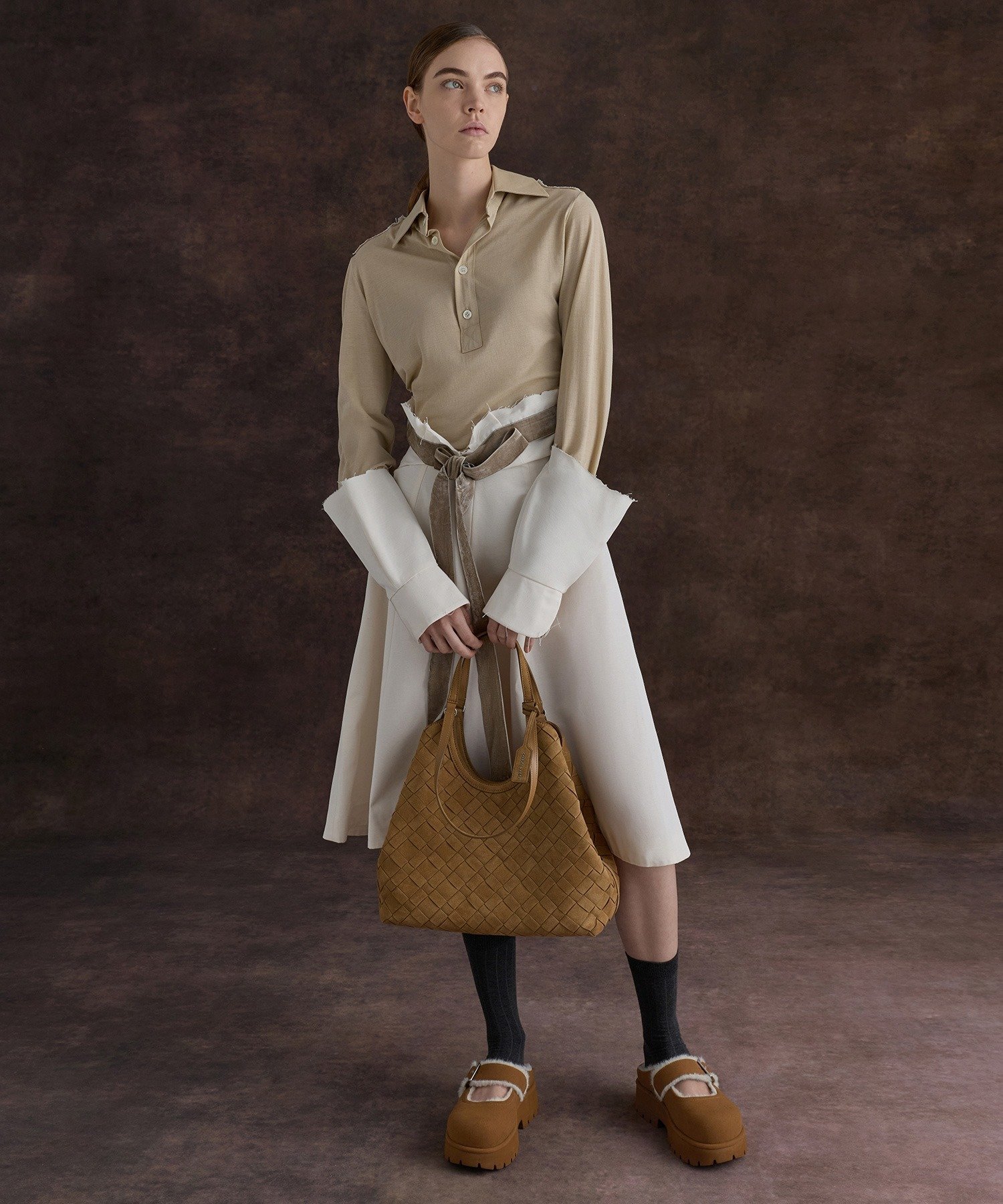 CHARLES & KEITH｜Bergen ベルゲン テクスチャーファートリムバックル