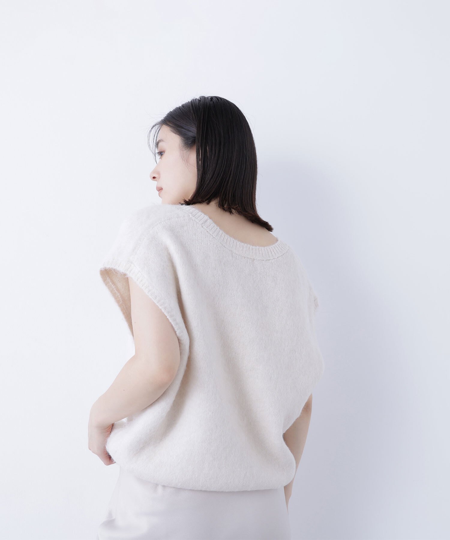 NATURAL BEAUTY BASIC｜ヘアリーVネックベスト | Rakuten Fashion(楽天