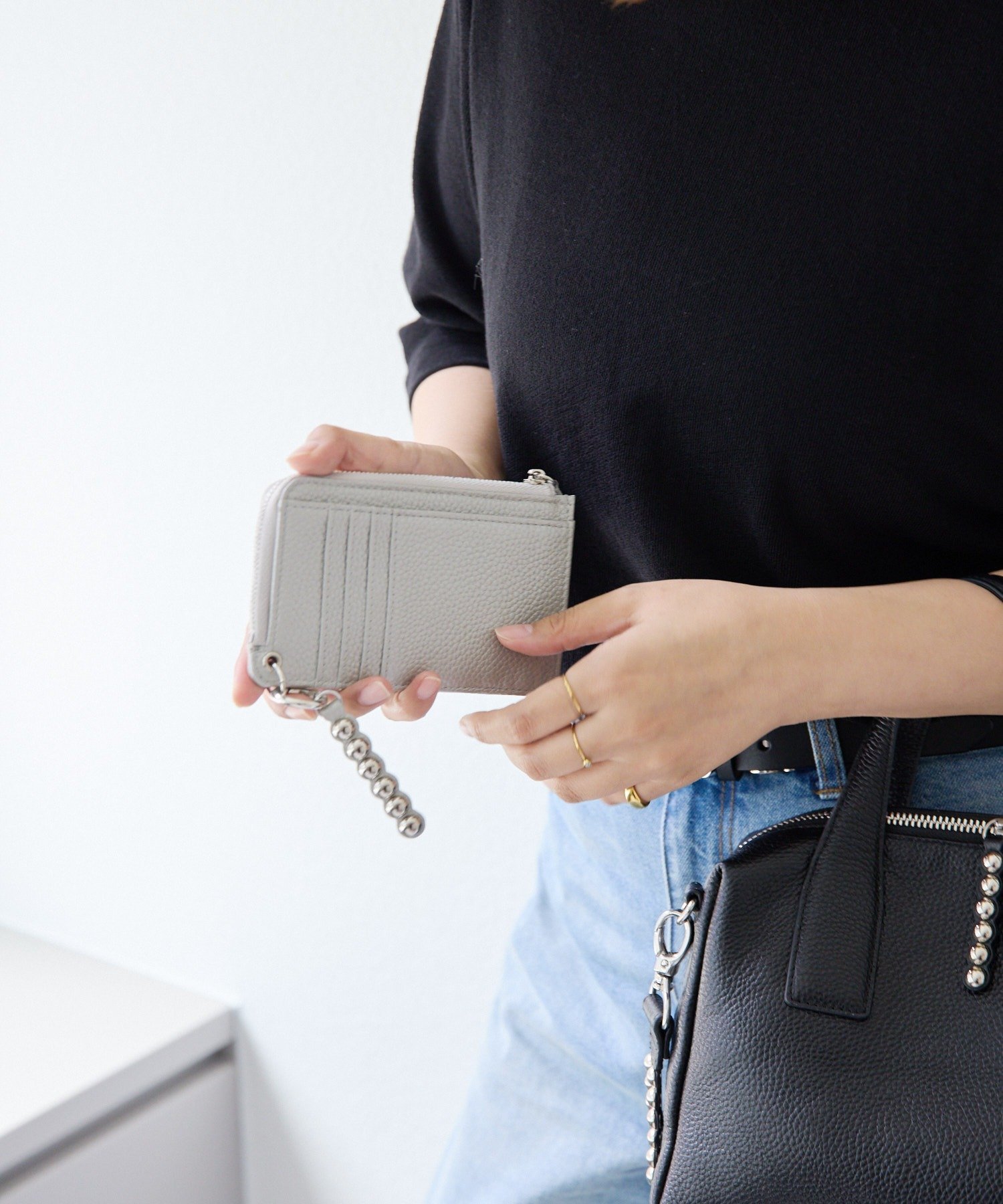 ear PAPILLONNER｜【ほし企画】本革スタッズフラグメントケース