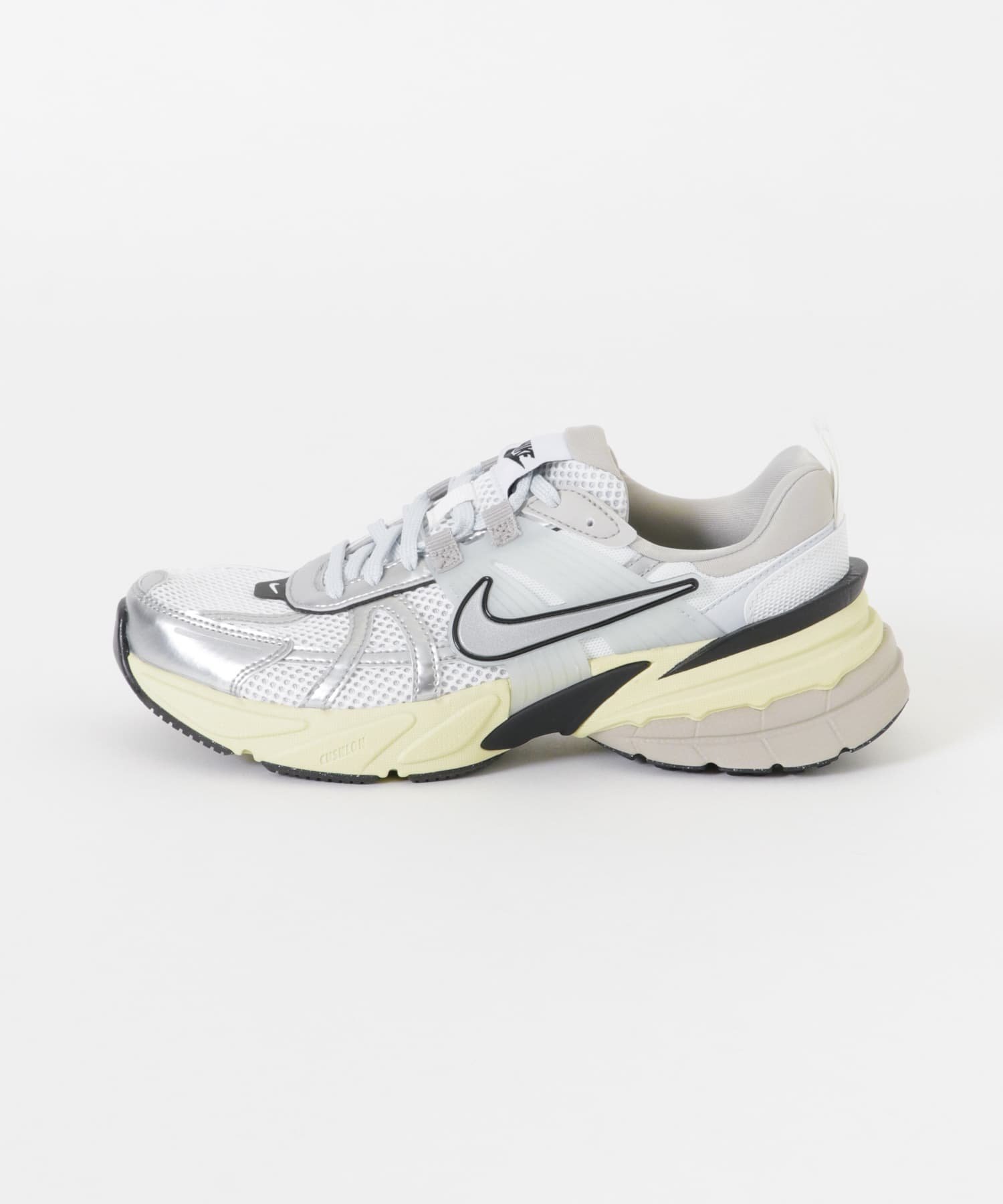 URBAN RESEARCH DOORS｜NIKE V2K ラン | Rakuten Fashion(楽天
