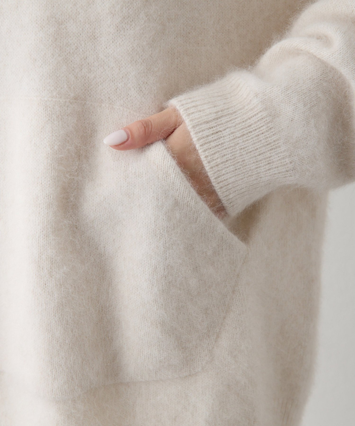 Whim Gazette｜【THE PAUSE】ファーニットフーディープルオーバー