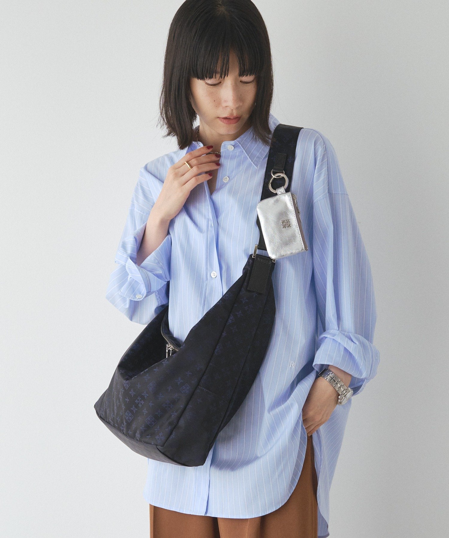 russet｜カラビナ付き ソフトレザーマルチケース | Rakuten Fashion