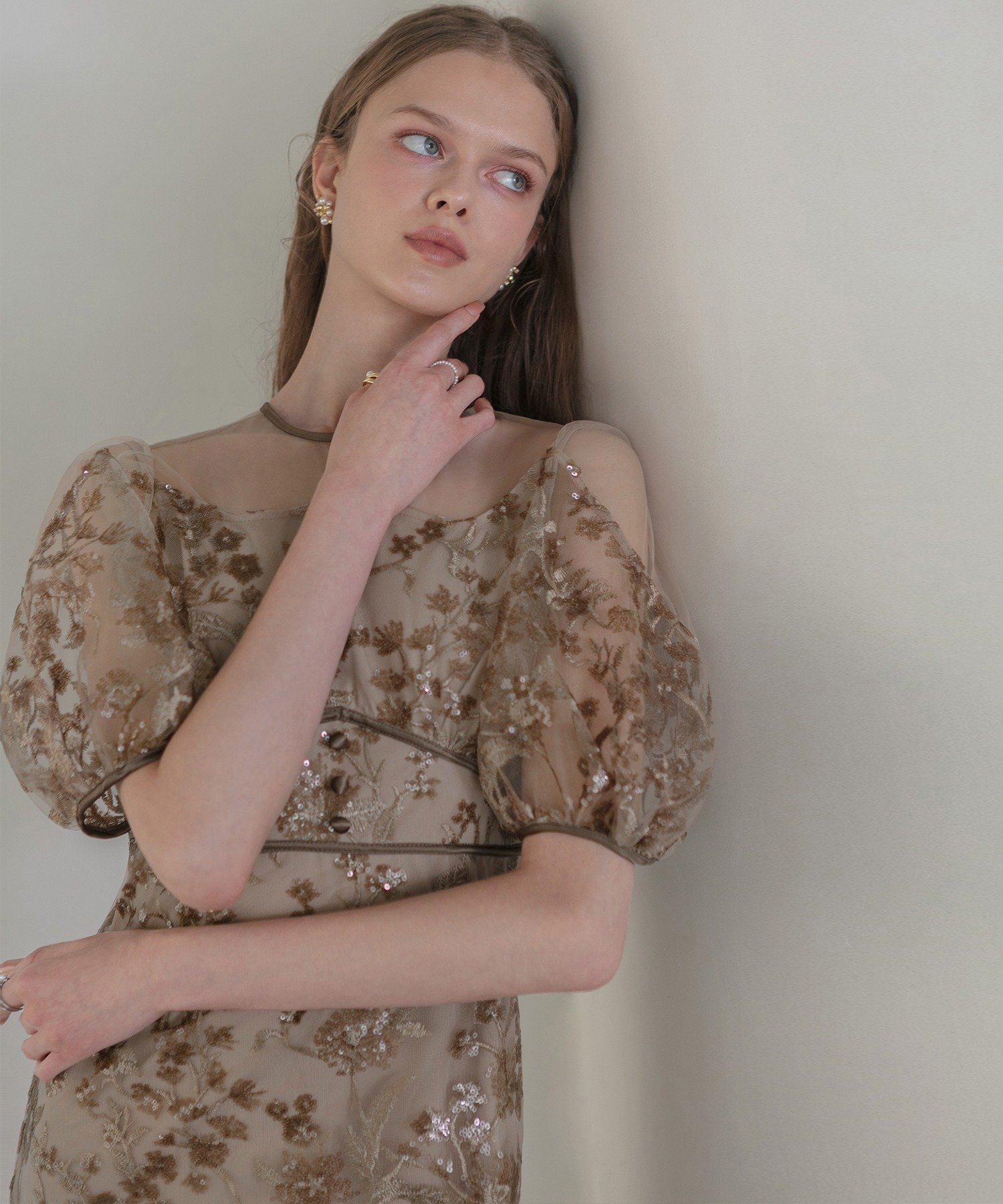 Leja｜LEJA-フラワーディテールパフスリーブIラインワンピースドレス