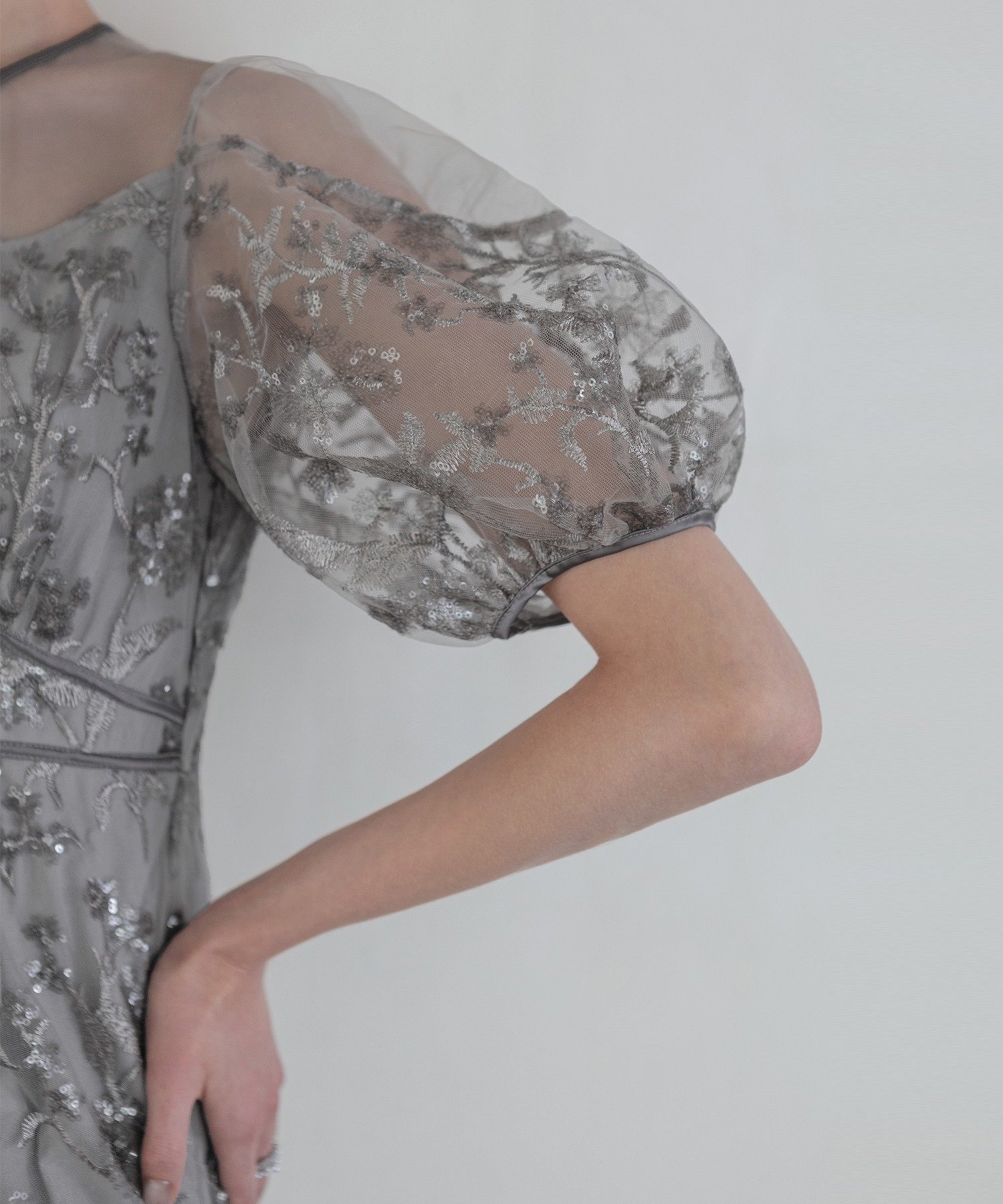 Leja｜LEJA-フラワーディテールパフスリーブIラインワンピースドレス