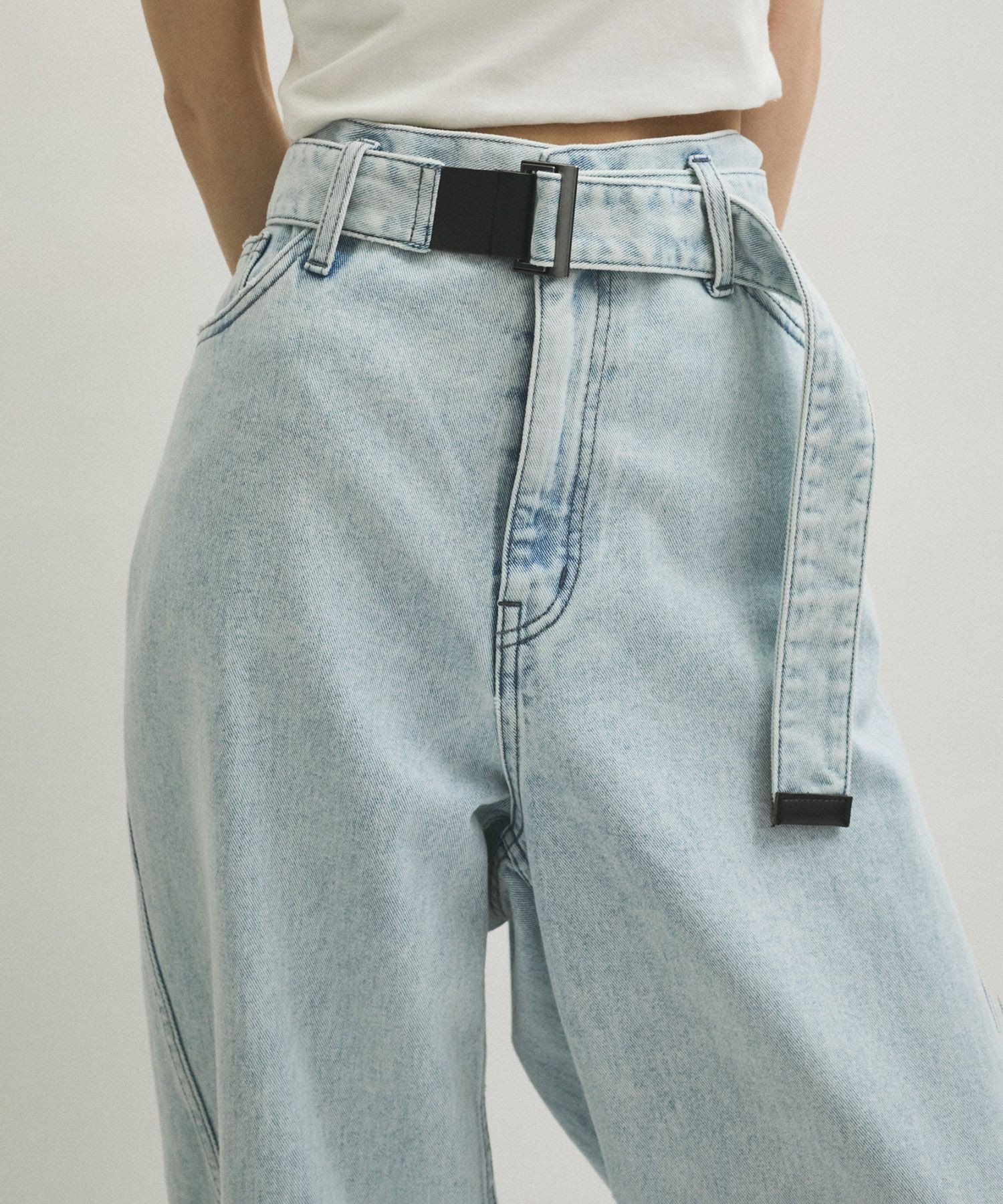 ADAM ET ROPE'｜【サステナブル】カーヴィーデニム | Rakuten Fashion