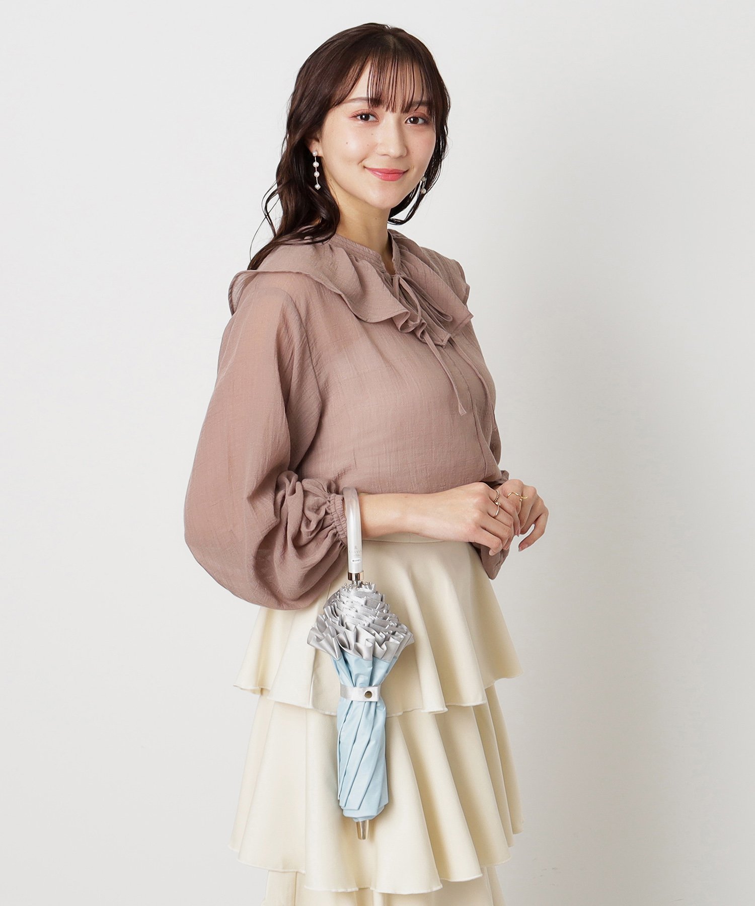 MOONBAT｜LANVIN en Bleu(ランバン オン ブルー)シャイニーフリル 日傘