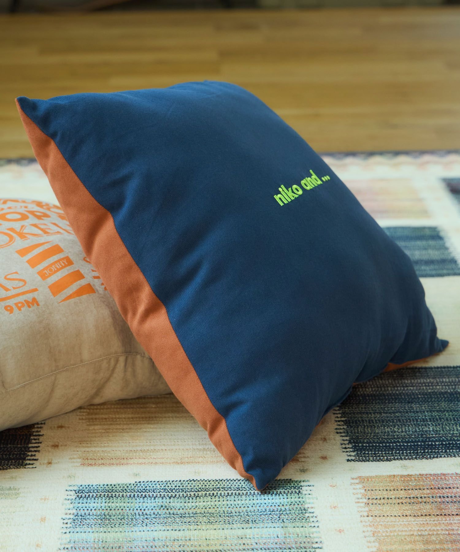 niko and ｜オリジナル バイカラークッション | Rakuten Fashion