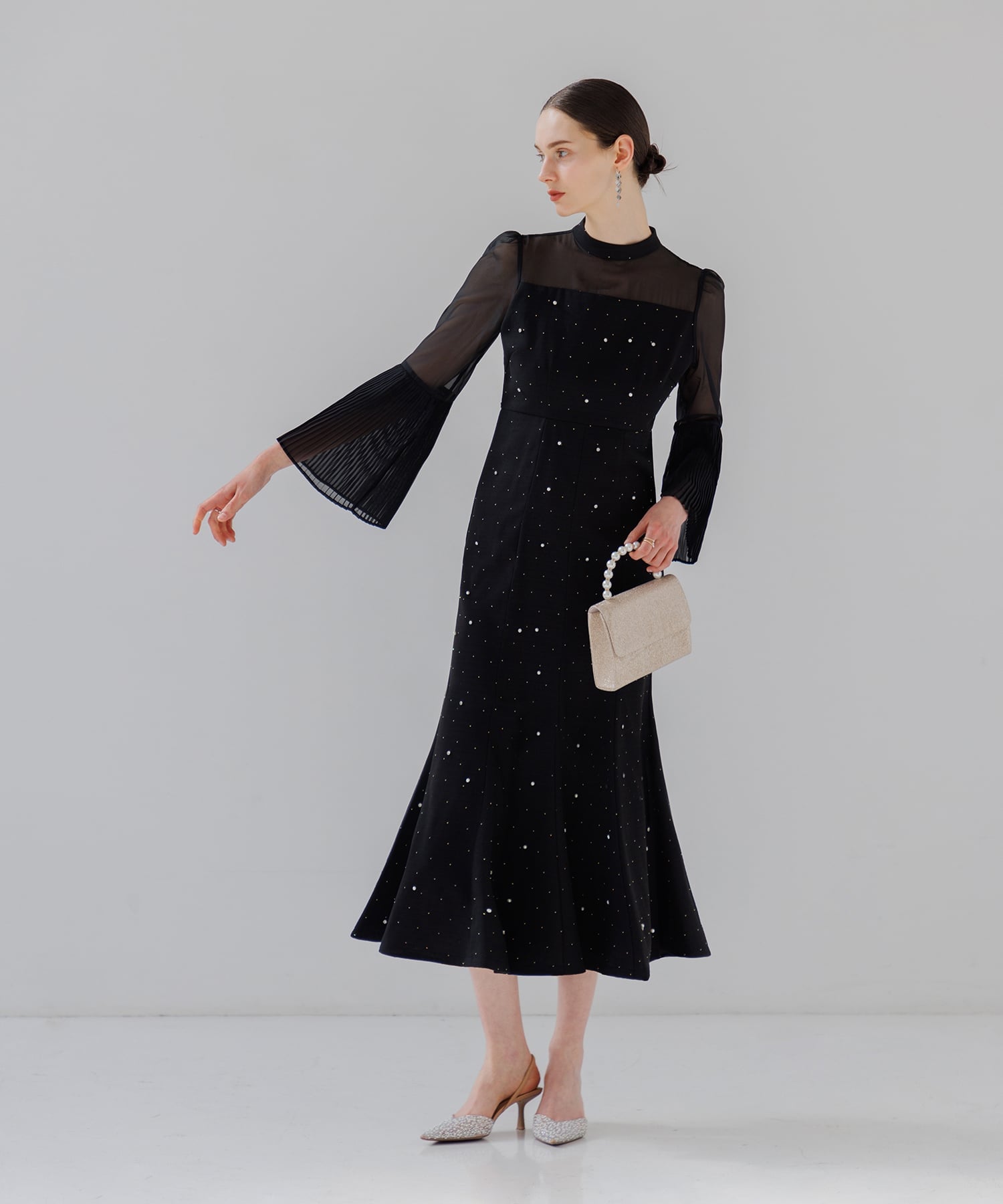 Leja｜LEJA/パールビジュープリーツフレアスリーブマーメイド