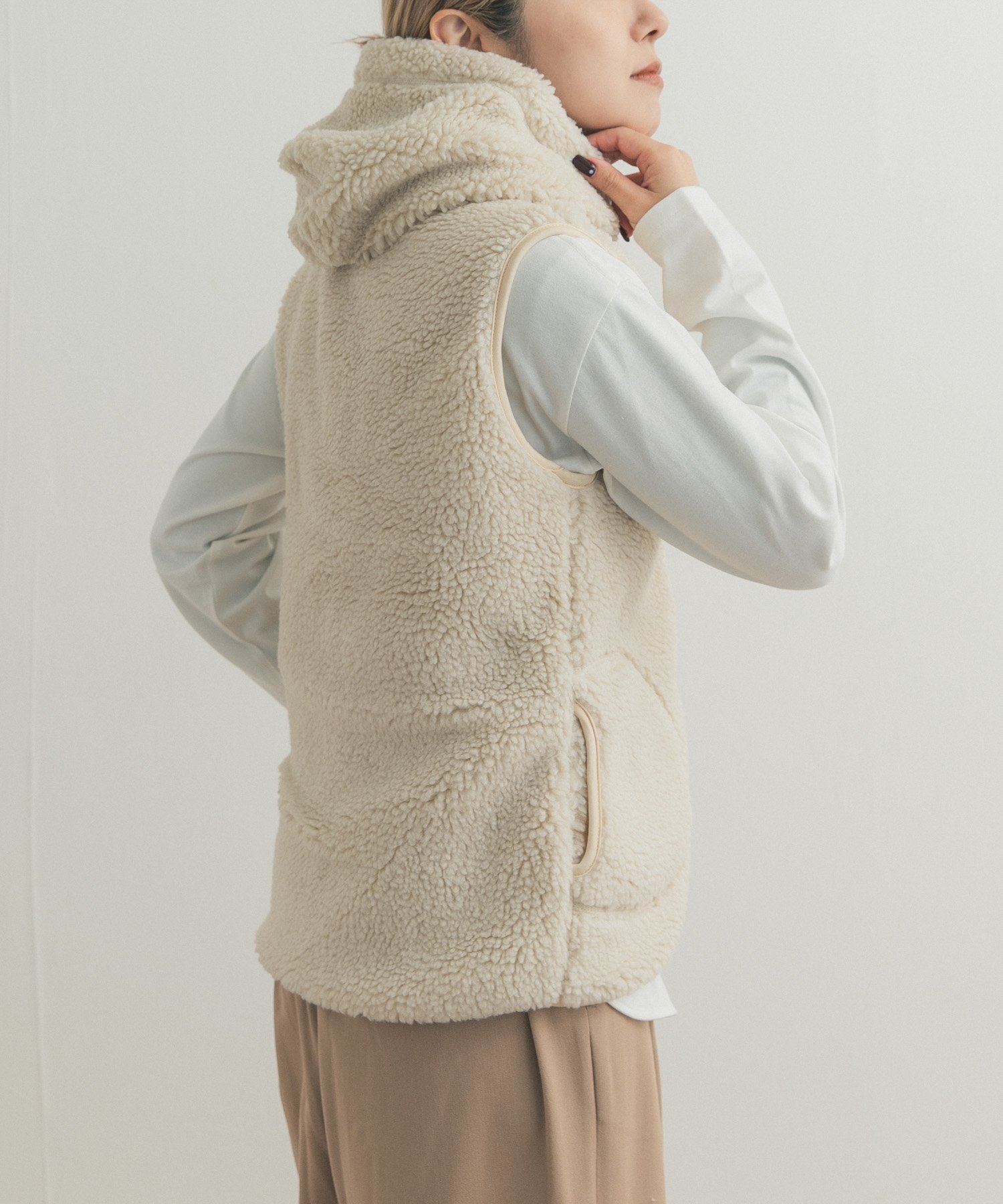 URBAN RESEARCH DOORS｜GYMPHLEX BOA HOODED VEST | Rakuten Fashion