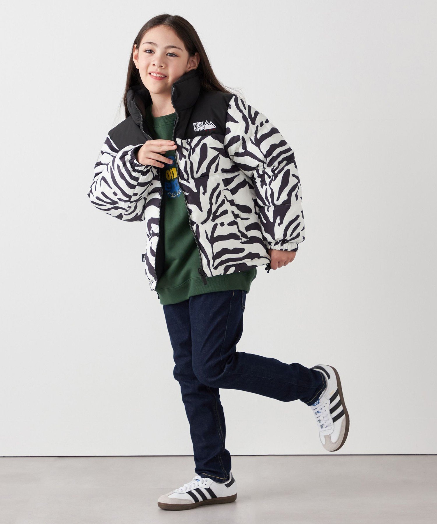 ドラッグストアーズ★リバーシブルライトダウンブルゾン★ブラック×ねこ＆ぶた総柄 ドラッグストアーズ☆リバーシブルライトダウンブルゾン☆ブラック