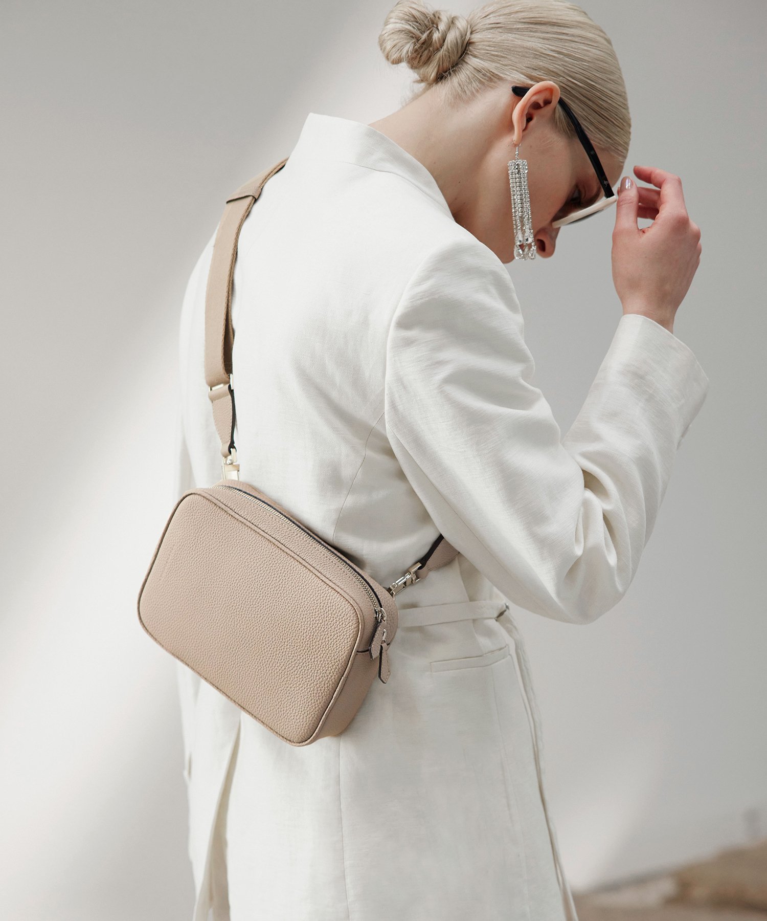 BONAVENTURA パオロ クロスボディバッグ シュリンクレザー ボナ