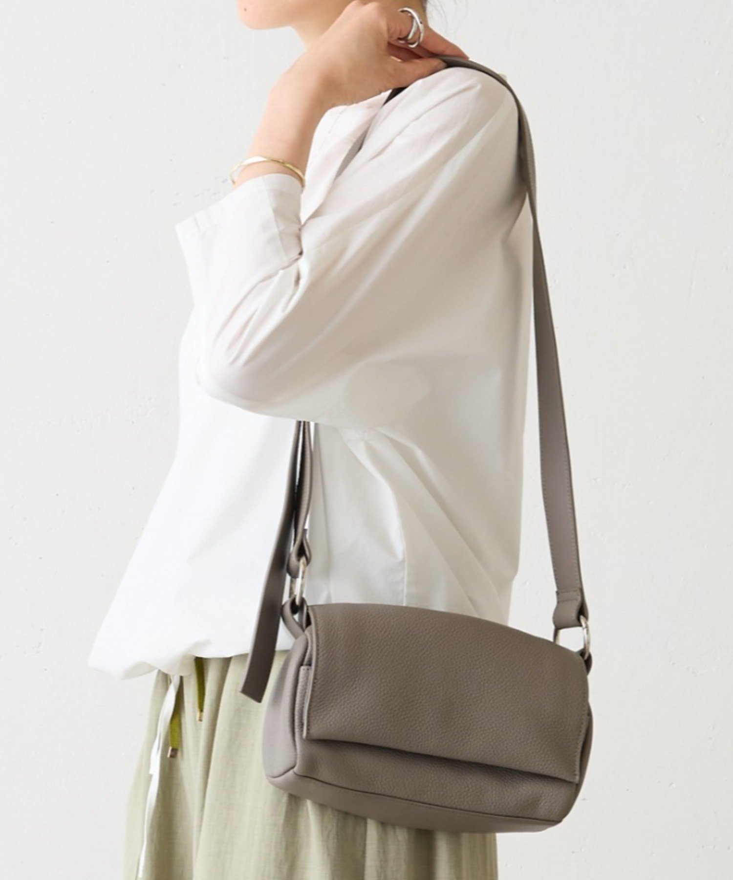 BEARDSLEY｜《本革》ミニレザーボディバッグ | Rakuten Fashion(楽天