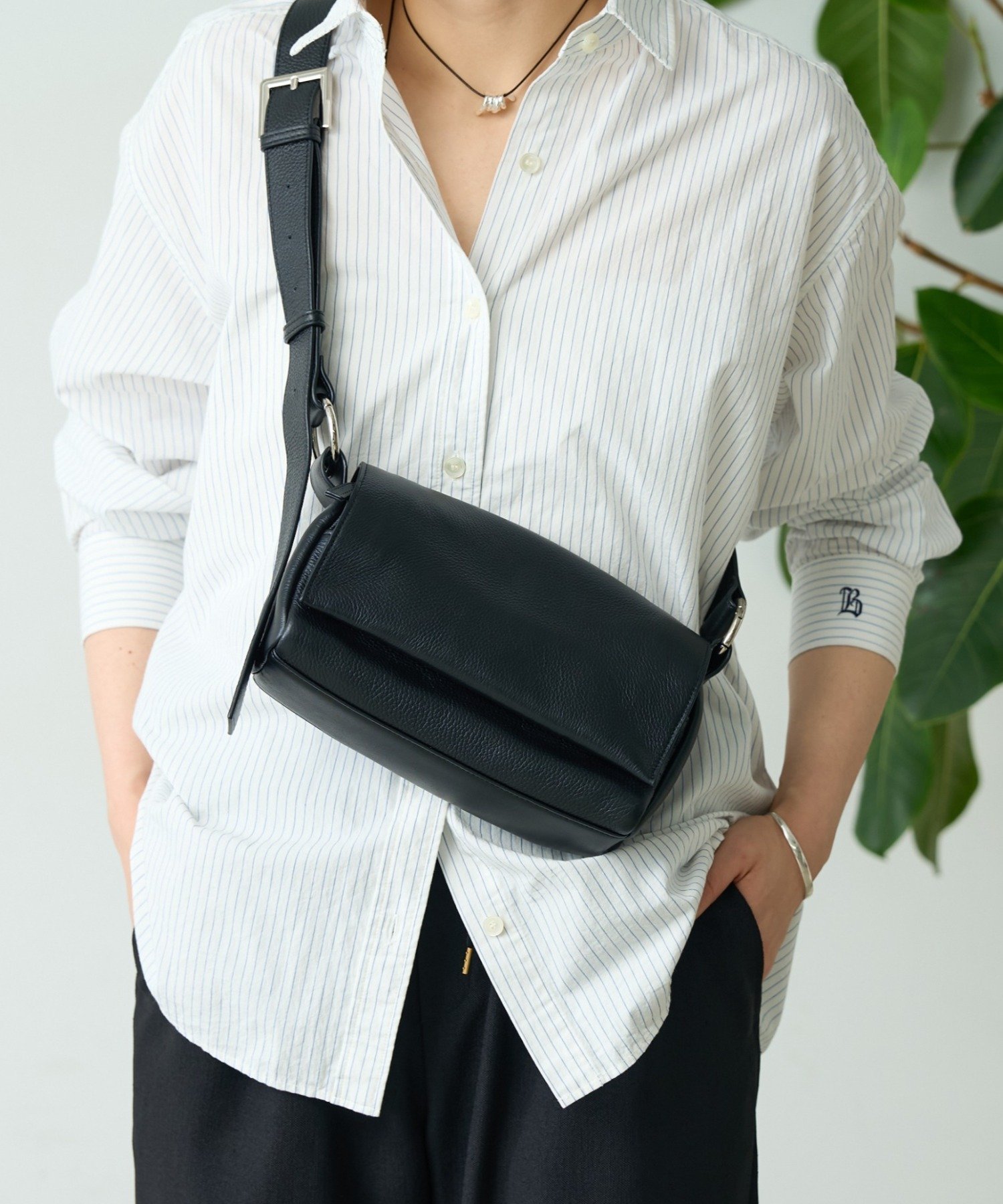 BEARDSLEY｜《本革》ミニレザーボディバッグ | Rakuten Fashion(楽天