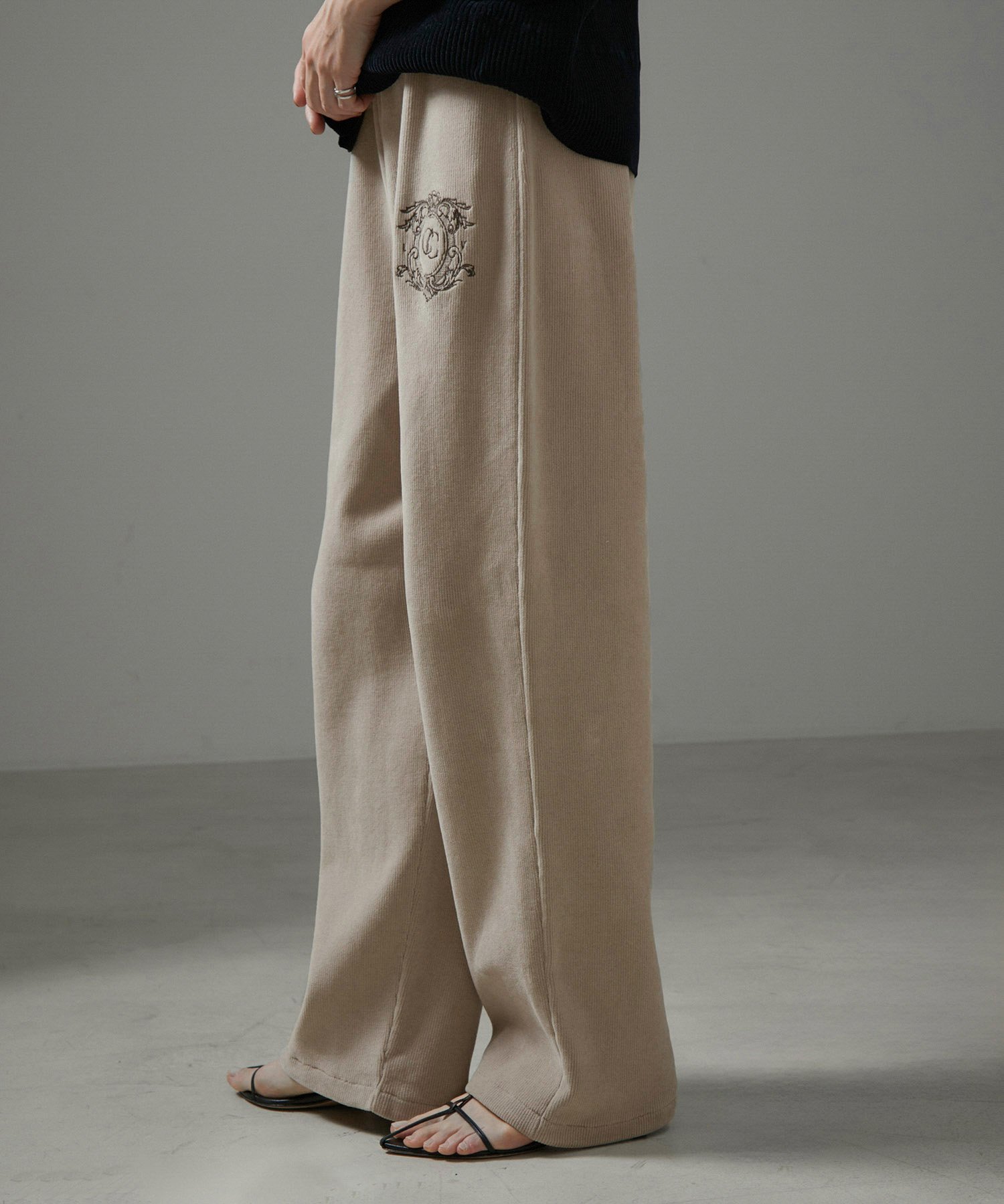 サロンアダムエロペ☆エンブロイダリースウェットパンツ☆タンクトップ