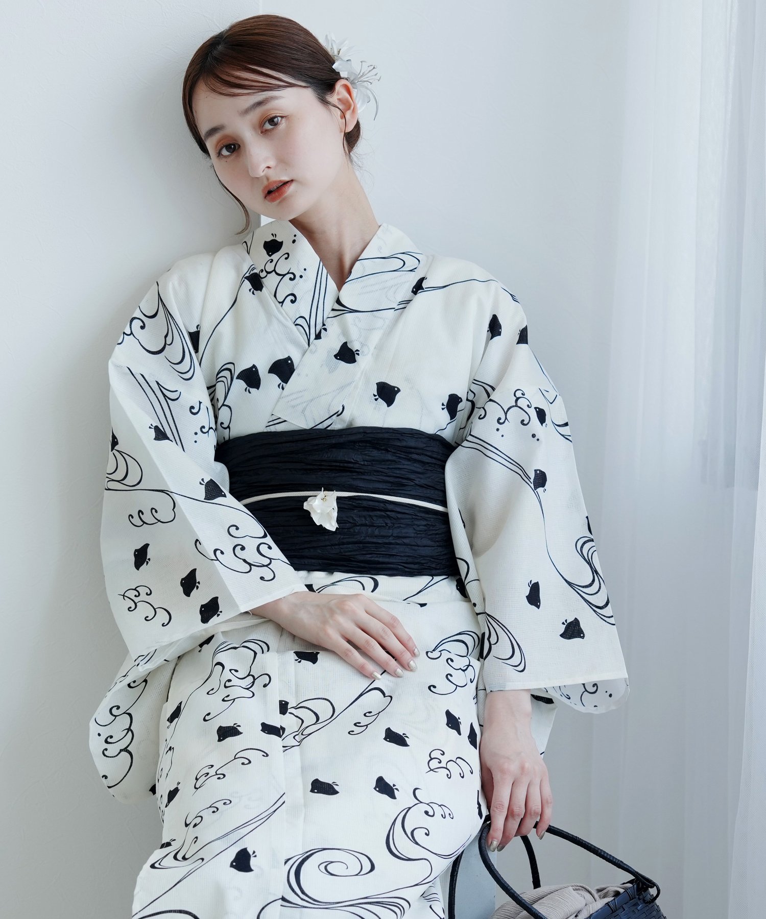 utatane｜utatane 高級変わり織 浴衣3点セット 上品グレーの古典花