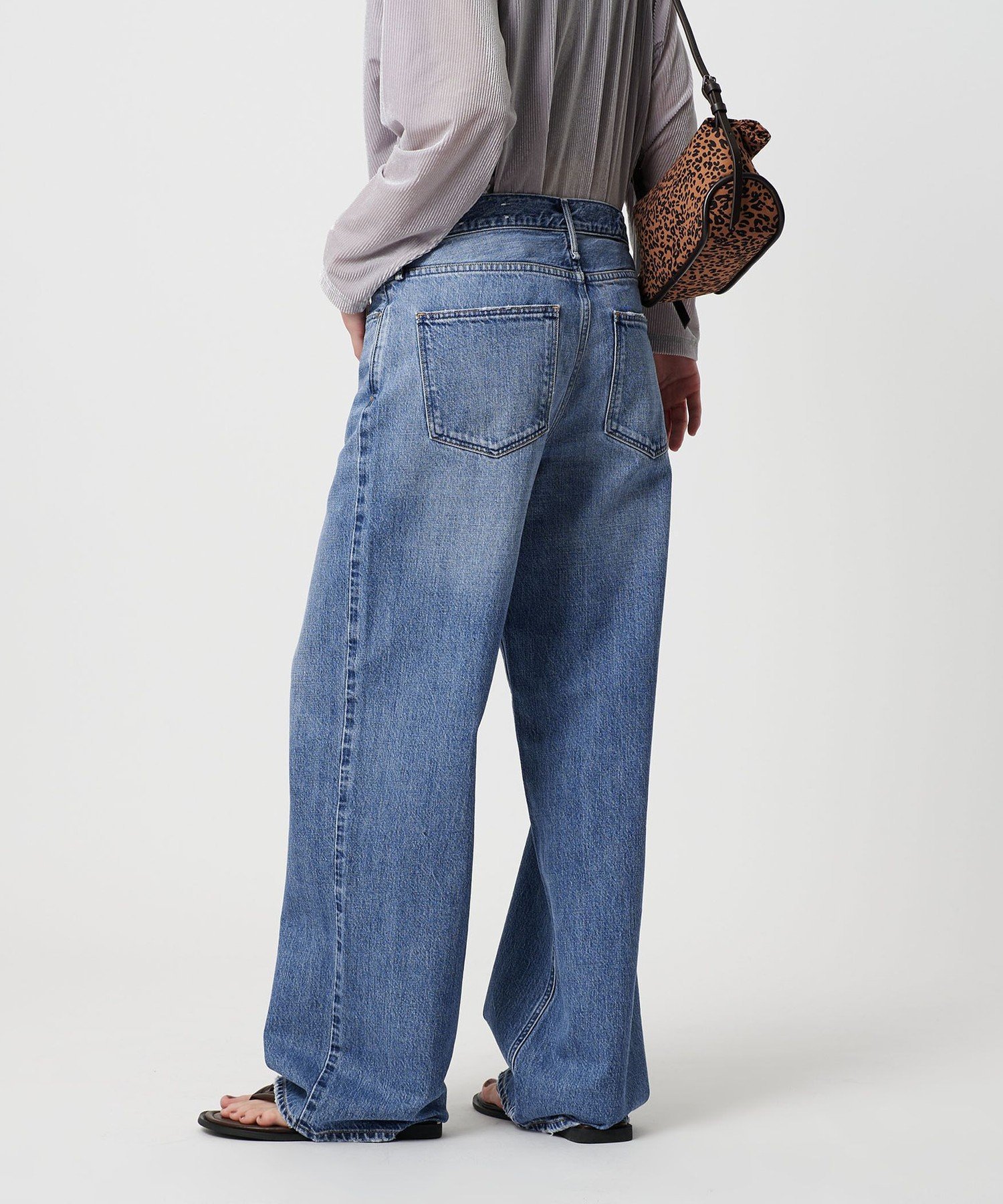 upper hights THE NIECE MD RISE デニムパンツ upper hights＞THE NIECE MD RISE デニムパンツ（デニムパンツ