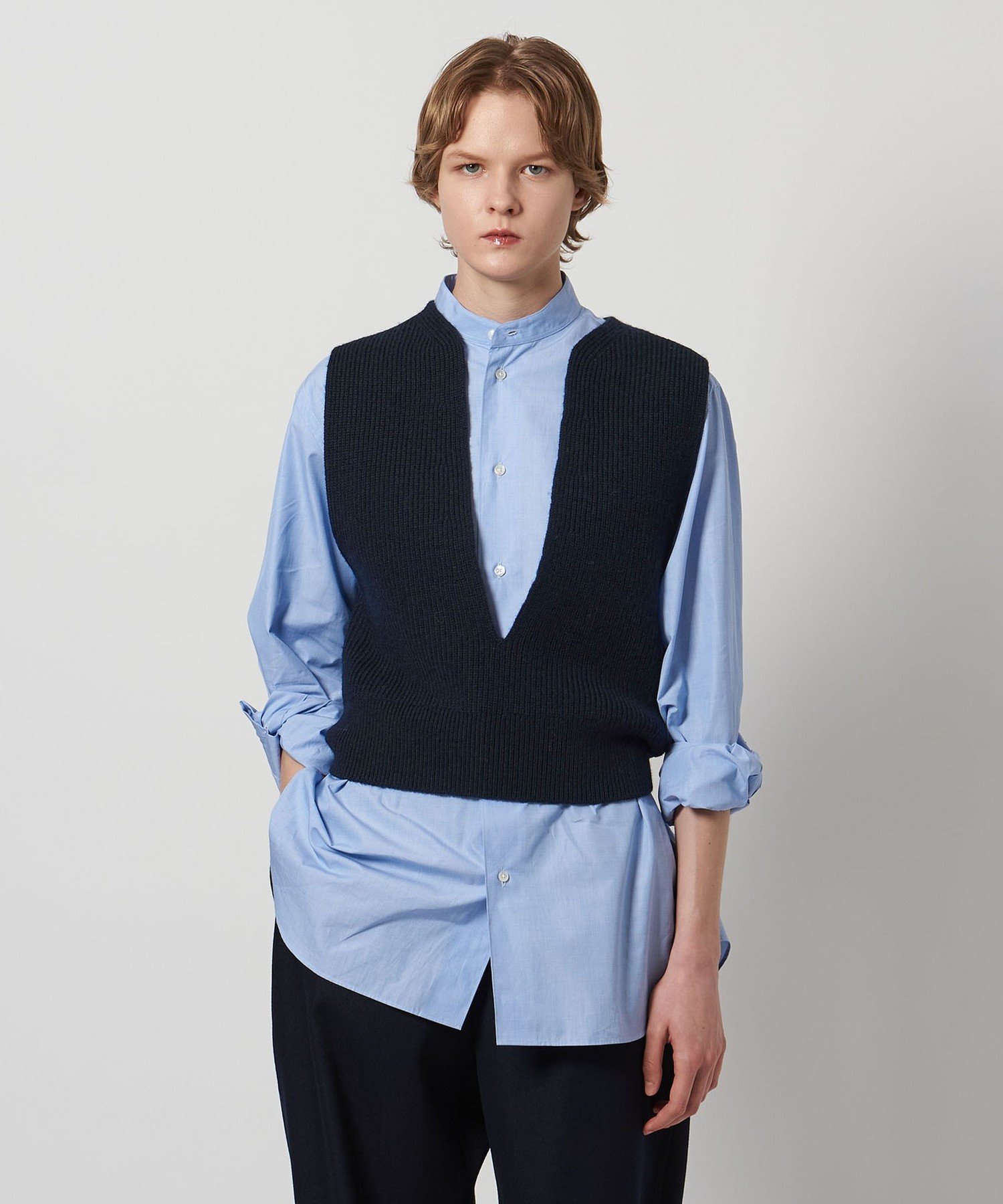 お値下❣️LOEFF スリットネック ベスト2025AW お値下❣️LOEFF スリットネック ベスト2025AW - メルカリ