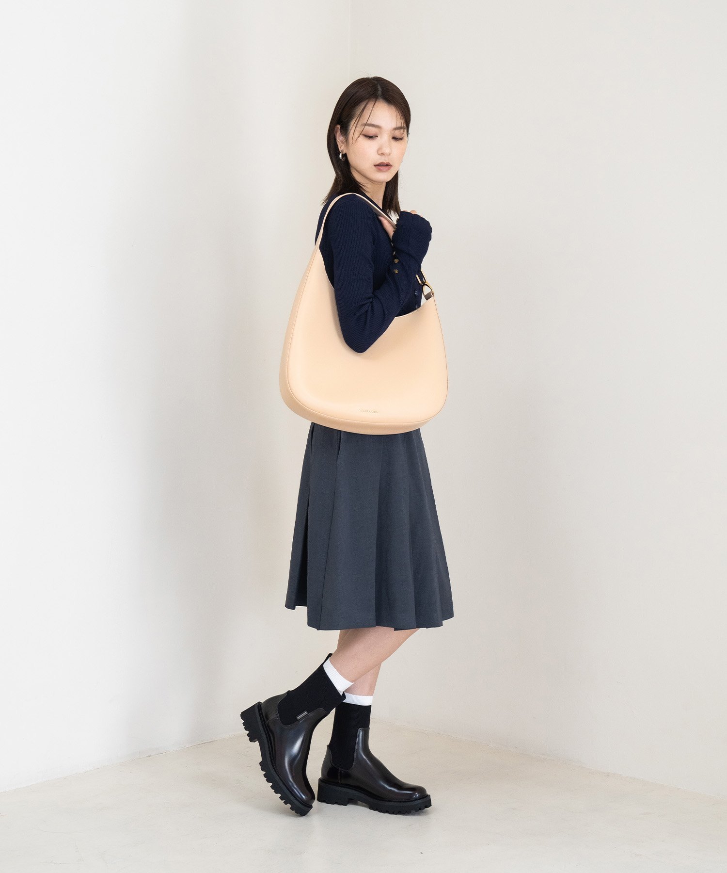 CHARLES & KEITH｜Agatha アガサ チェーンアクセントショルダーバッグ