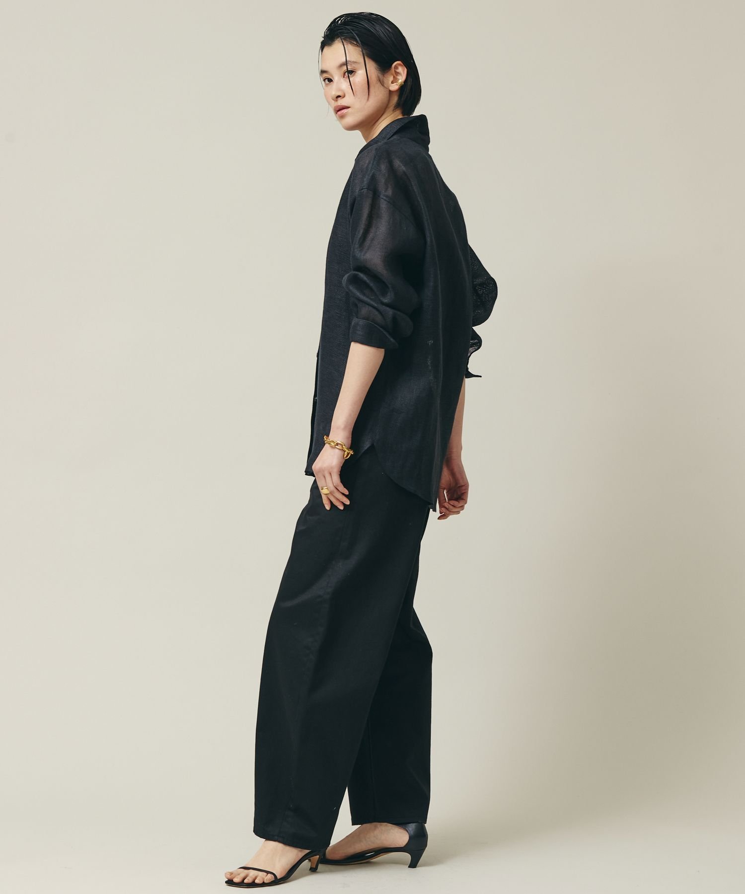 極美品 Curensology カレンソロジー チノカーヴィーパンツ 定価2.5 Curensology(カレンソロジー)｜〈&RC〉チノカーヴィーパンツ/ブラック