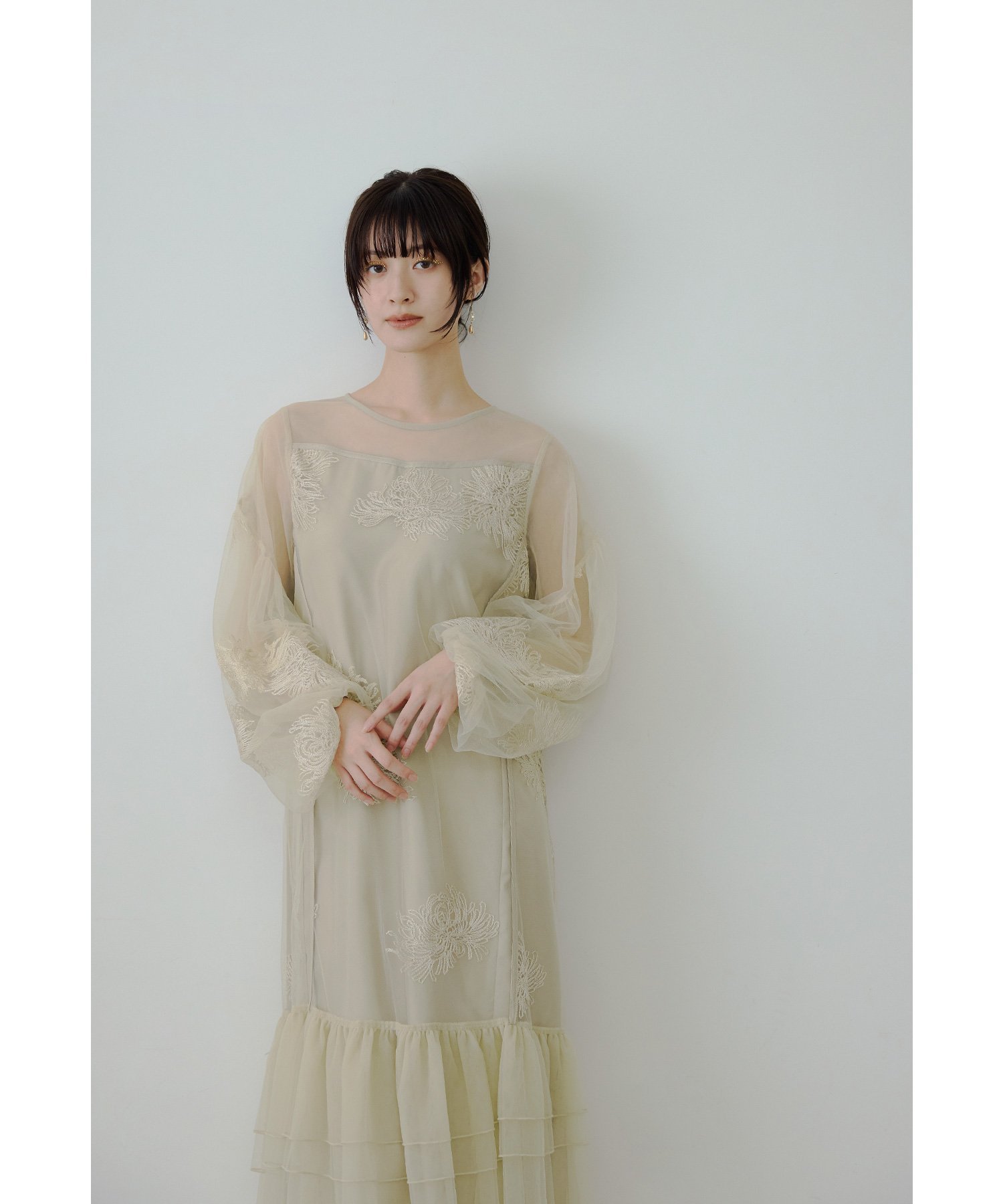 bflat｜フラワー刺繍ティアードフリルドレス Aライン マタニティ 妊婦